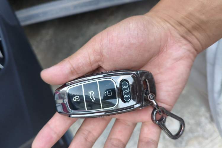 Used Audi Q7 2021 55 TFSI quattro S line Sport model Vehicle Key