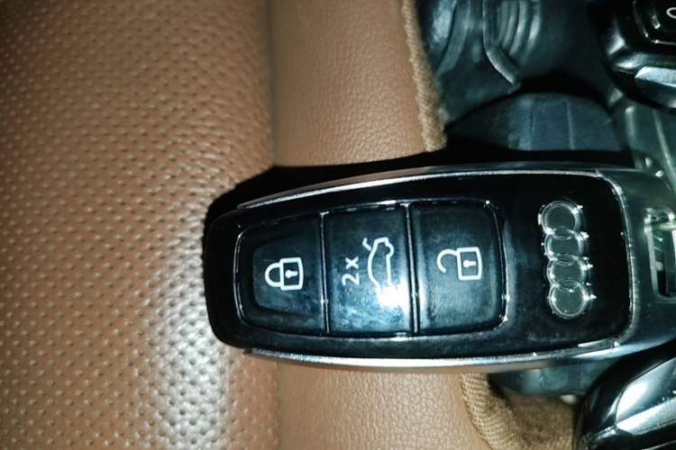 Used Audi Q7 2021 55 TFSI quattro S line Sport model Vehicle Key