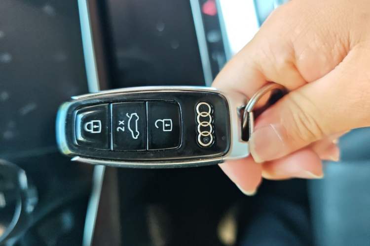 Used Audi Q7 2021 55 TFSI quattro S line Sport model Vehicle Key