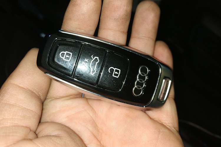 Used Audi Q7 2021 55 TFSI quattro S line Sport model Vehicle Key