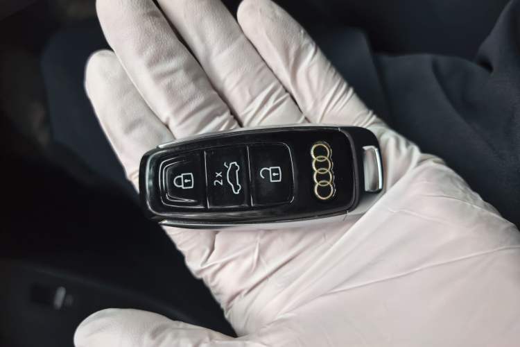 Used Audi Q7 2021 55 TFSI quattro S line Sport model Vehicle Key