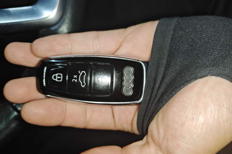 Used Audi Q7 2021 55 TFSI quattro S line Sport model Vehicle Key