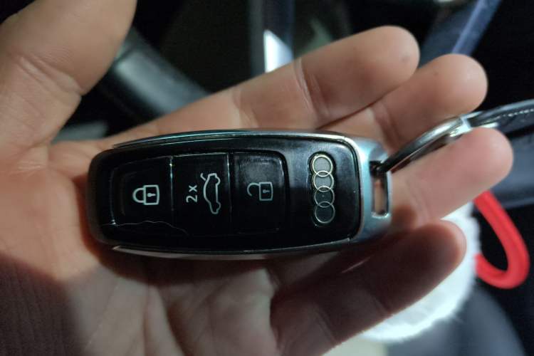 Used Audi Q7 2021 55 TFSI quattro S line Sport model Vehicle Key