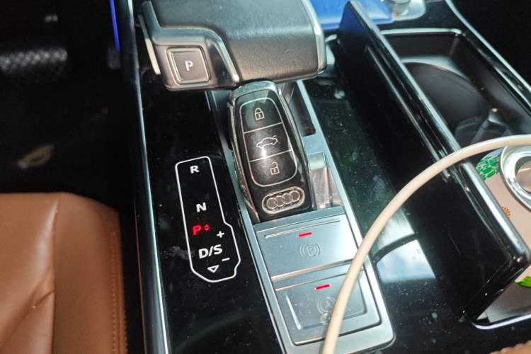 Used Audi Q7 2021 45 TFSI quattro S line Sport model Vehicle Key