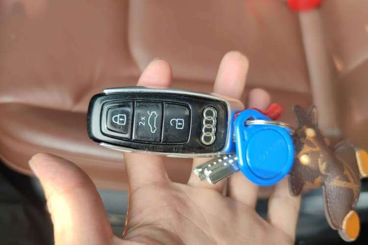 Used Audi Q7 2021 45 TFSI quattro S line Sport model Vehicle Key