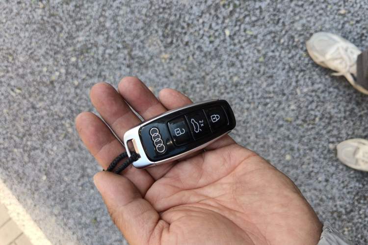 Used Audi Q7 2021 55 TFSI quattro S line Sport model Vehicle Key