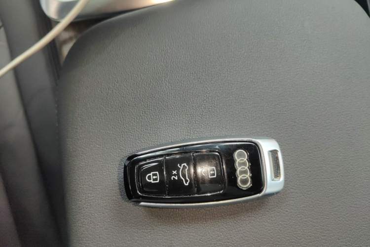 Used Audi Q7 2021 45 TFSI quattro S line Sport model Vehicle Key