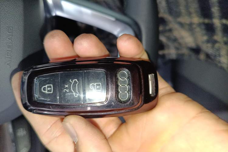 Used Audi Q7 2021 55 TFSI quattro S line Sport model Vehicle Key