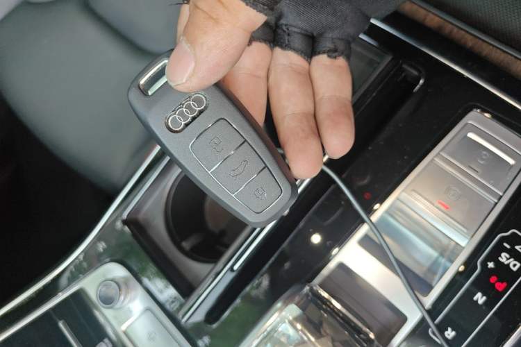 Used Audi Q7 2021 55 TFSI quattro S line Sport model Vehicle Key
