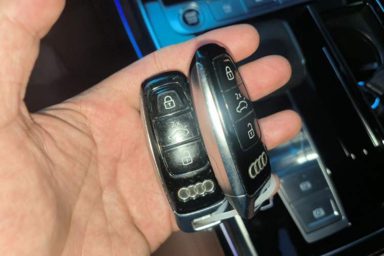 Used Audi Q7 2021 55 TFSI quattro S line Sport model Vehicle Key