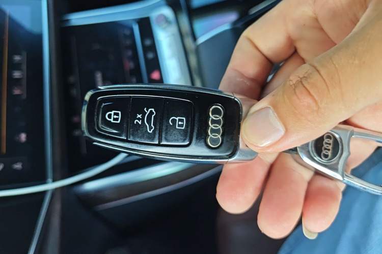 Used Audi Q7 2021 55 TFSI quattro S line Sport model Vehicle Key