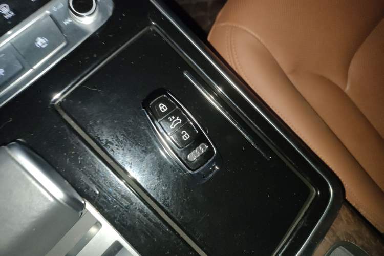 Used Audi Q7 2021 55 TFSI quattro S line Sport model Vehicle Key