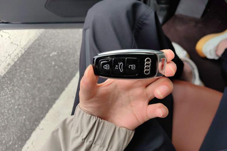 Used Audi Q7 2021 55 TFSI quattro S line Sport model Vehicle Key