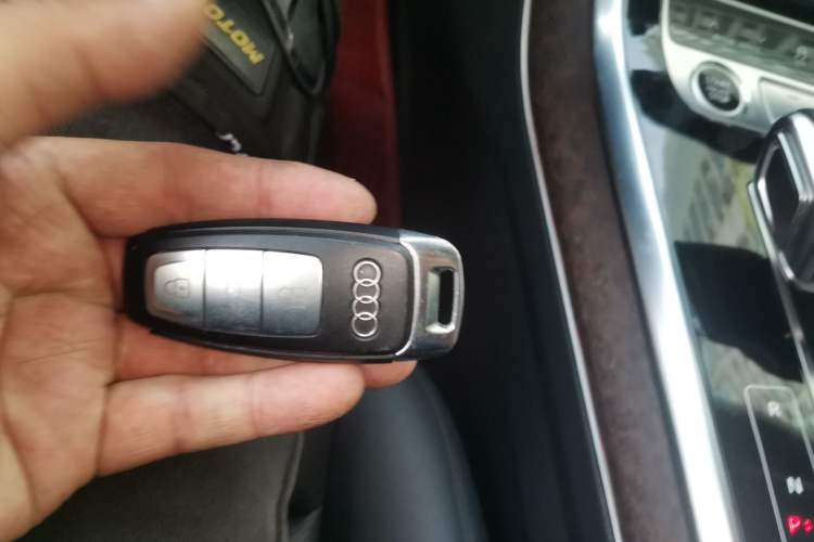 Used Audi Q7 2021 55 TFSI quattro S line Sport model Vehicle Key
