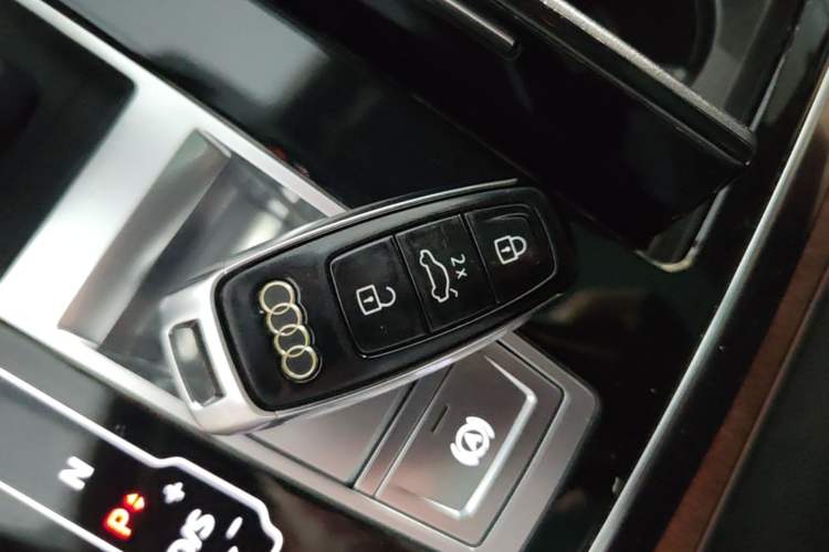 Used Audi Q7 2021 55 TFSI quattro S line Sport model Vehicle Key
