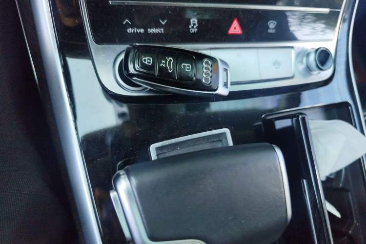 Used Audi Q7 2021 45 TFSI quattro S line Sport model Vehicle Key