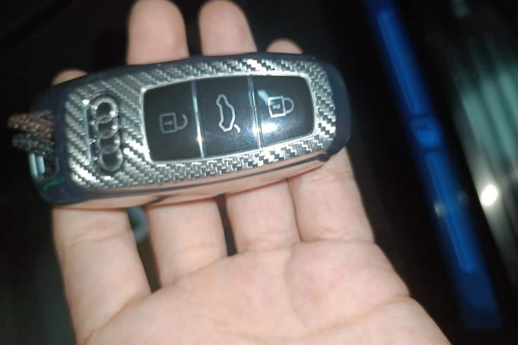 Used Audi Q7 2021 55 TFSI quattro S line Sport model Vehicle Key
