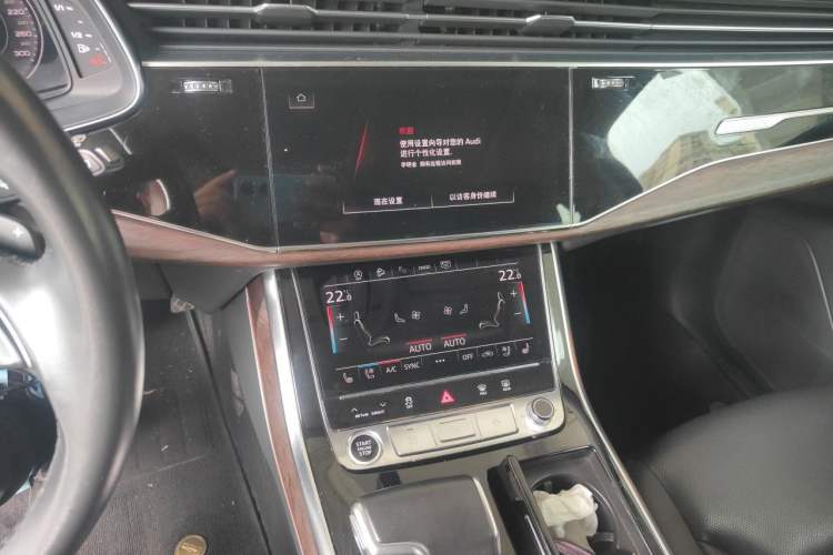 Used Audi Q7 2021 55 TFSI quattro S line Sport model Audio And AC Panel