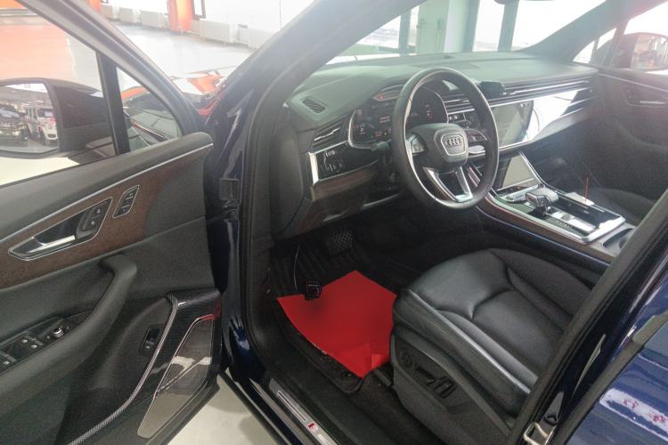 Used Audi Q7 2021 55 TFSI quattro S line Sport model Driver Seat