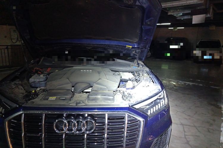 Used Audi Q7 2021 55 TFSI quattro S line Sport model Engine Bay Left