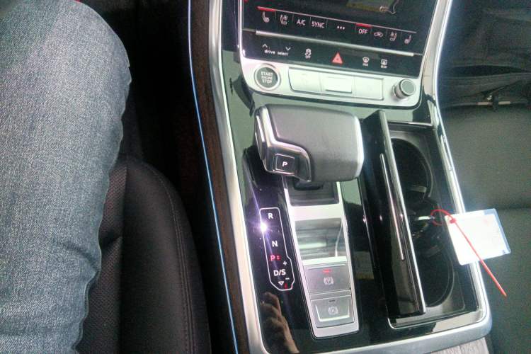 Used Audi Q7 2021 55 TFSI quattro S line Sport model Gear Lever