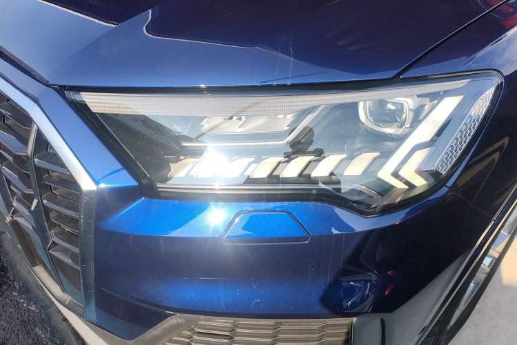 Used Audi Q7 2021 45 TFSI quattro S line Sport model Left Front Headlight