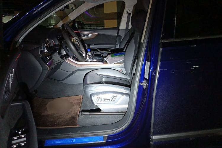 Used Audi Q7 2021 55 TFSI quattro S line Sport model Left Front Seat
