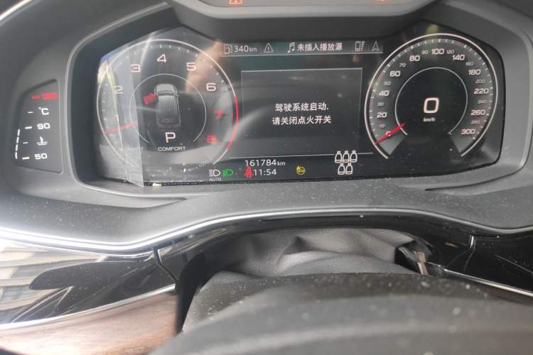 Used Audi Q7 2021 55 TFSI quattro S line Sport model Odometer Close Up
