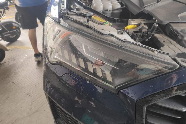 Used Audi Q7 2021 55 TFSI quattro S line Sport model Right Front Headlight