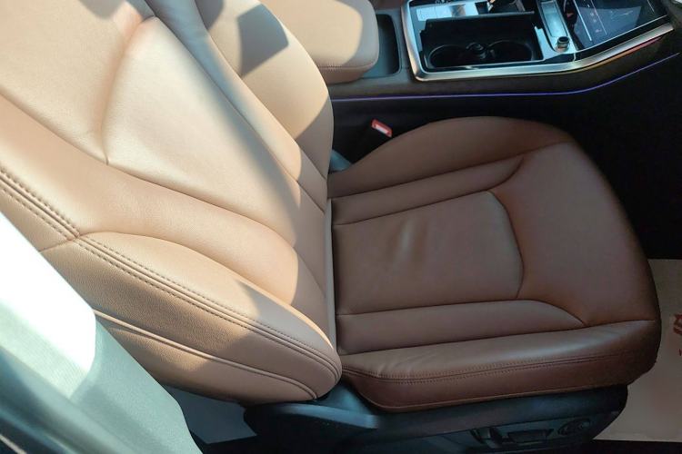 Used Audi Q7 2021 45 TFSI quattro S line Sport model Right Front Seat