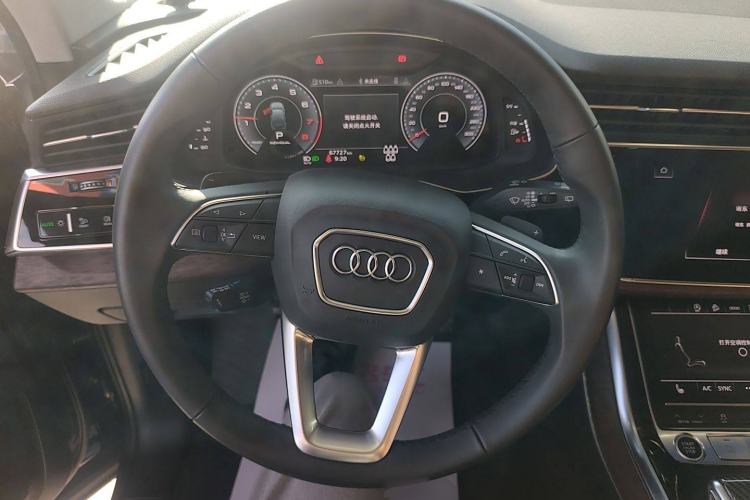 Used Audi Q7 2021 45 TFSI quattro S line Sport model Steering Wheel