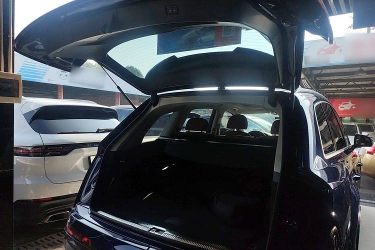 Used Audi Q7 2021 45 TFSI quattro S line Sport model Trunk