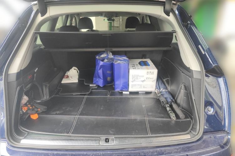 Used Audi Q7 2021 55 TFSI quattro S line Sport model Trunk