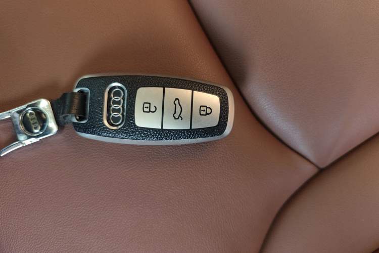 Used Audi Q7 2021 45 TFSI quattro S line Sport model Vehicle Key