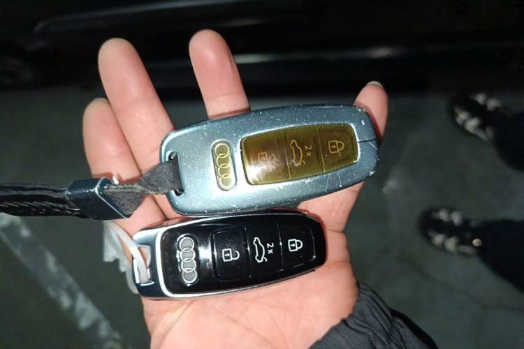 Used Audi Q7 2021 55 TFSI quattro S line Sport model Vehicle Key