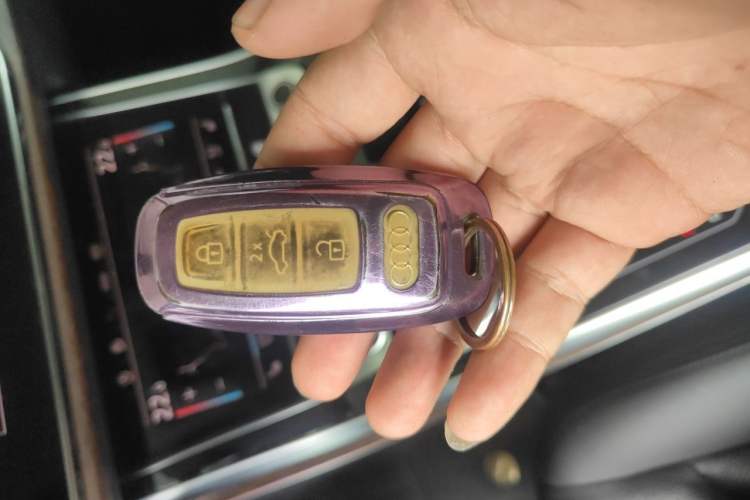 Used Audi Q7 2021 55 TFSI quattro S line Sport model Vehicle Key
