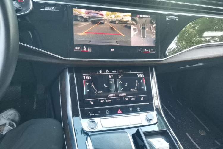 Used Audi Q7 2021 45 TFSI quattro S line Sport model Audio And AC Panel