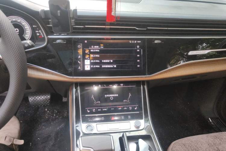 Used Audi Q7 2021 55 TFSI quattro S line Prestige Edition Audio And AC Panel
