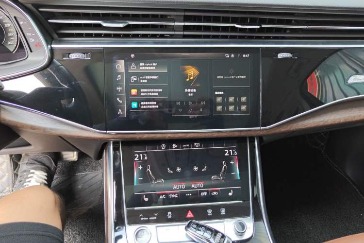 Used Audi Q7 2021 45 TFSI quattro S line Sport model Audio And AC Panel