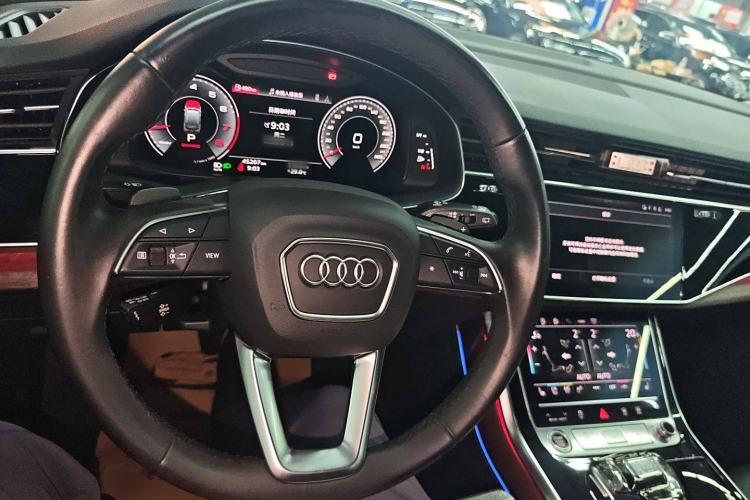 Used Audi Q7 2021 55 TFSI quattro S line Sport model Center Console