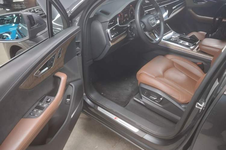 Used Audi Q7 2021 55 TFSI quattro S line Prestige Edition Driver Seat