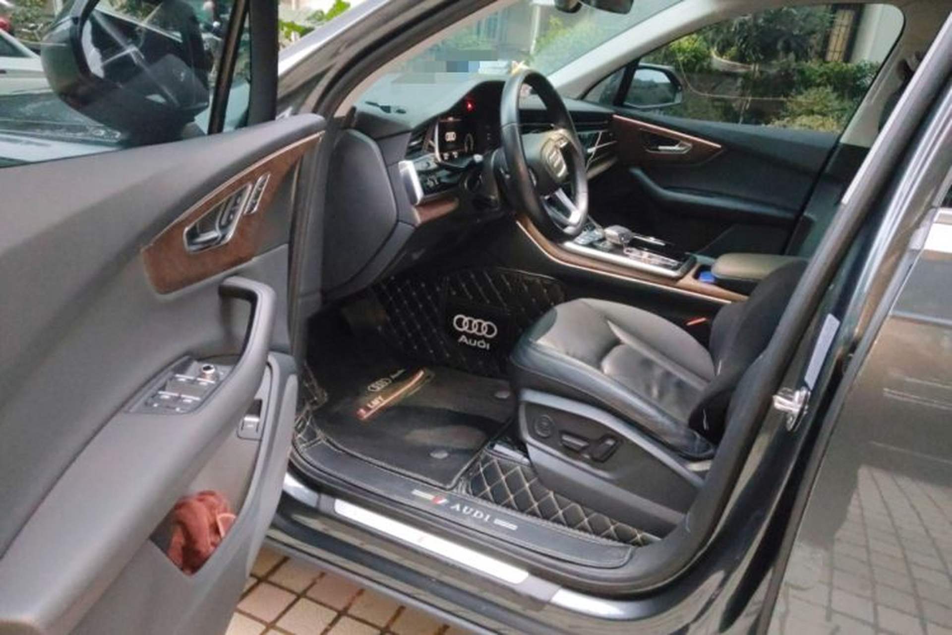 Used Audi Q7 2021 45 TFSI quattro S line Sport model Driver Seat