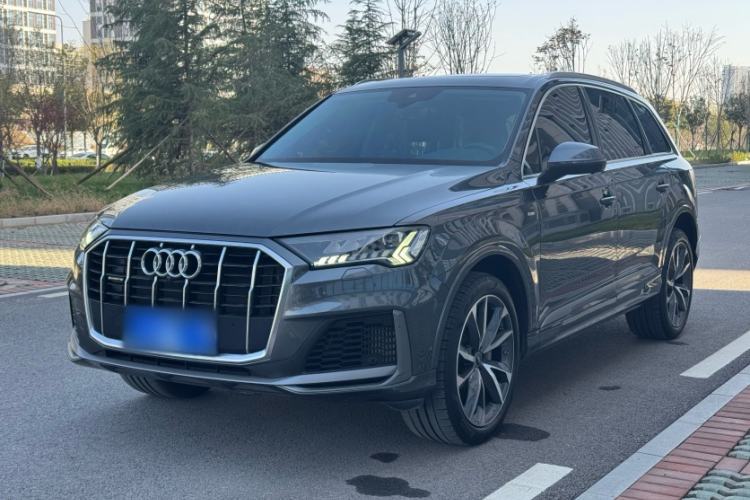 Used Audi Q7 2021 55 TFSI quattro S line Sport model Guazi used car, China used car export, Used car for sale, Used cars, Cheapest cars for sale