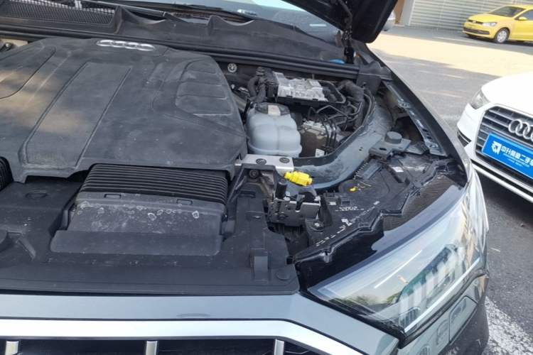 Used Audi Q7 2021 45 TFSI quattro S line Sport model Engine Bay Left