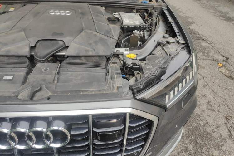 Used Audi Q7 2021 55 TFSI quattro S line Prestige Edition Engine Bay Left