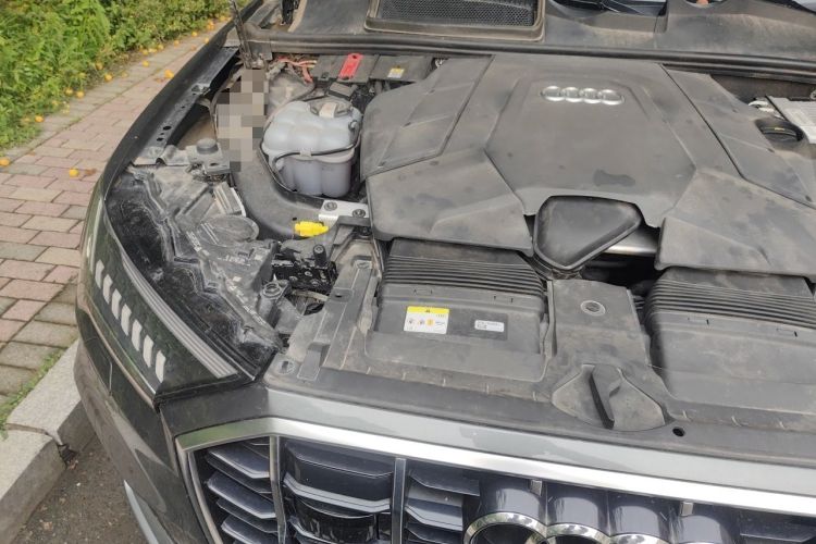 Used Audi Q7 2021 55 TFSI quattro S line Prestige Edition Engine Bay Right