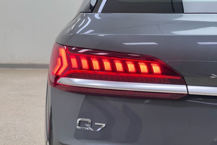 Used Audi Q7 2021 55 TFSI quattro S line Sport model Exterior 10