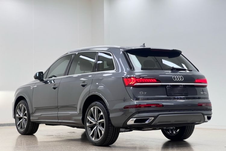 Used Audi Q7 2021 55 TFSI quattro S line Sport model Exterior 5