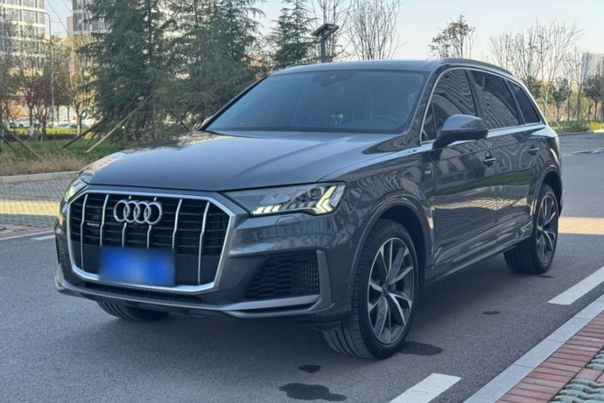 Used Audi Q7 2021 55 TFSI quattro S line Sport model Front Left 45 Deg