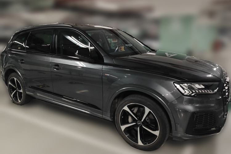Used Audi Q7 2021 55 TFSI quattro S line Sport model Front Right 45 Deg